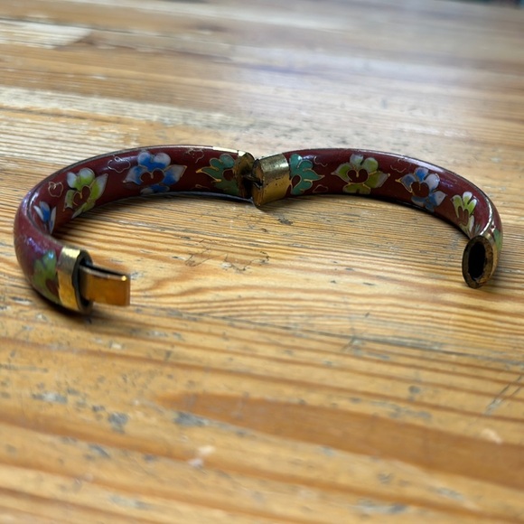 Floral Enamel Bangle Bracelet - Picture 4 of 6